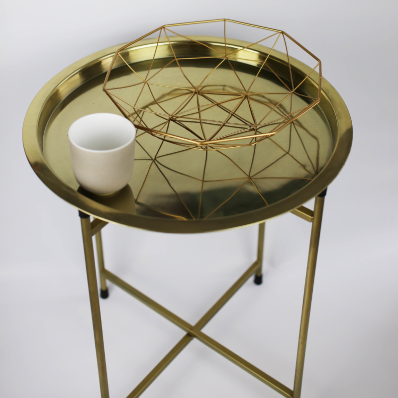 Interior Shop, Fromnola, Designdschungel Interior, Living, Accessoires Onlineshop, Beistelltisch Messing, Tisch gold, Tisch messing, Tasse matt braun, Weihnachtsgeschenke Wohnen