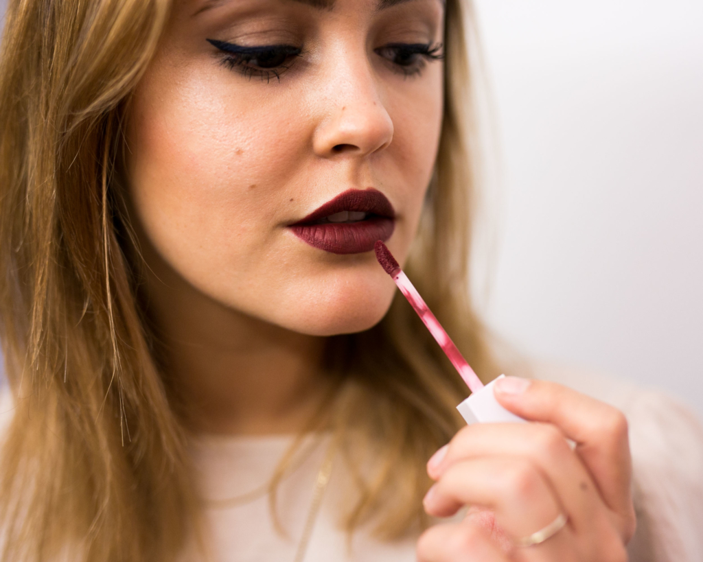 AmazonBeautySessions München LIX Matte Liquid Lipstick No. 07 Berry Cool, Models Own