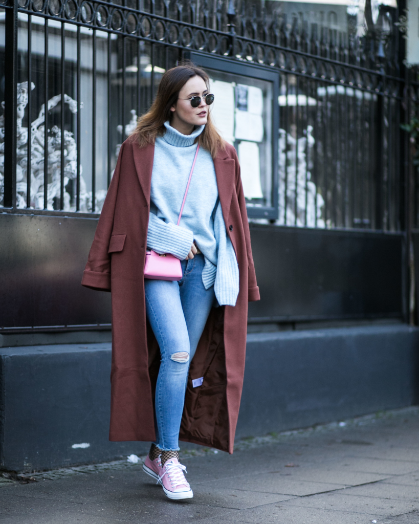 Edited_Pulli_Mantel_Bild_4 - Coat: Edited the Label Knit: Edited the Label Pants: Gina Tricot* Shoes: Converse Sunglasses: Ray Ban Bag: Fendi