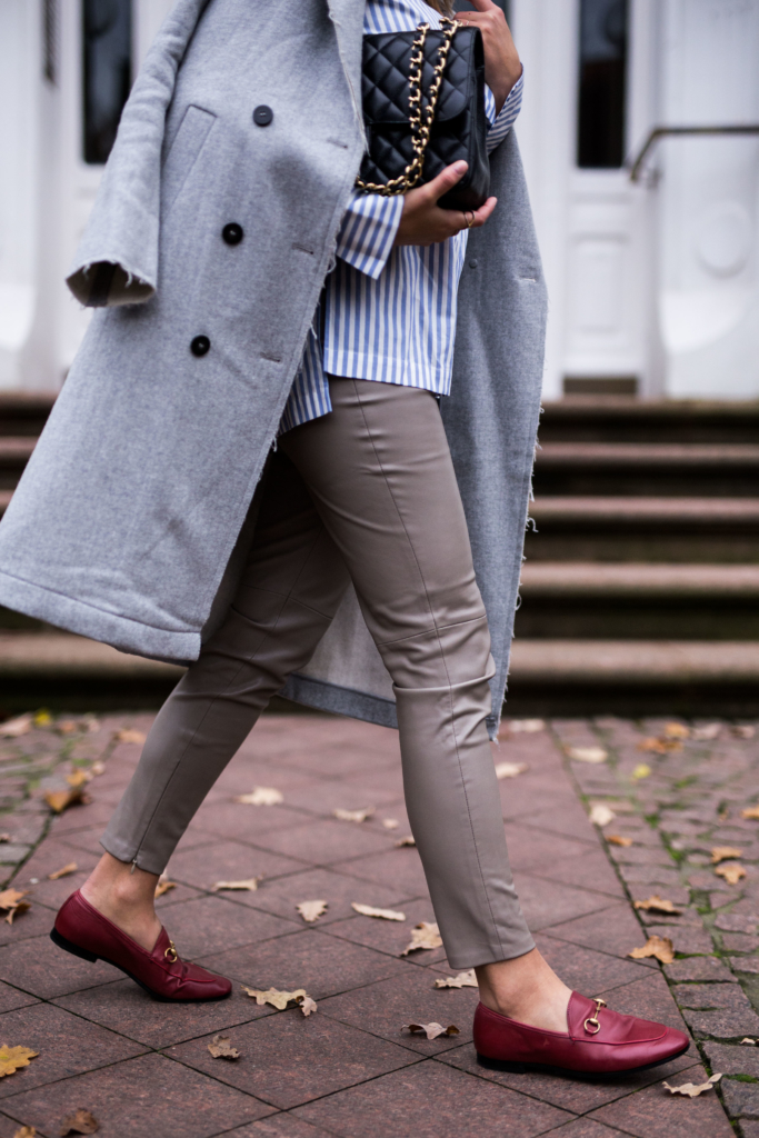 Blouse: H&M, Pants: Zara, Shoes: Gucci, Bag: Chanel, Coat: Vila