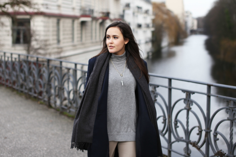 Scarf: Gina Tricot